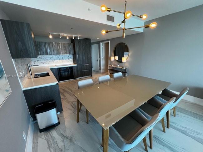 3131 NE 7th Ave Unit 1004