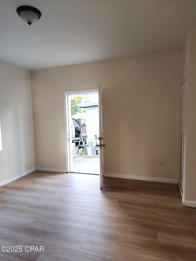 Photo - 705 Satsuma Ave