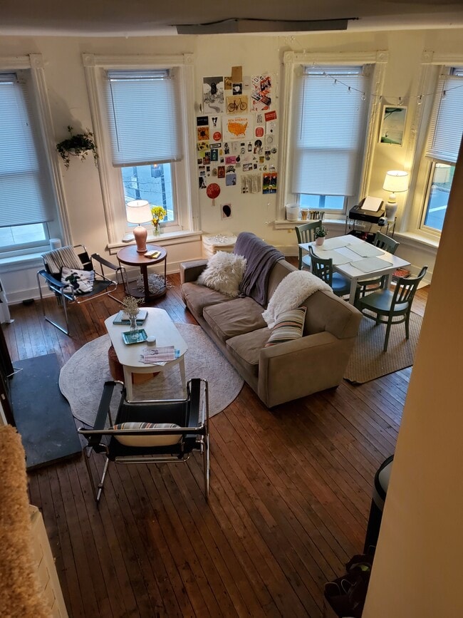 Photo - 2207 K St NW Apartamentos