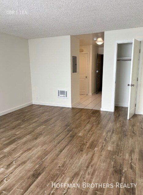 Photo - 9725 Charnock Ave Unidad 17A