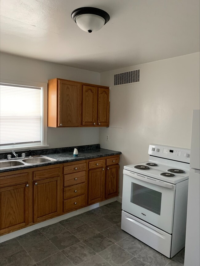 Photo - 3110 S Pershing Dr