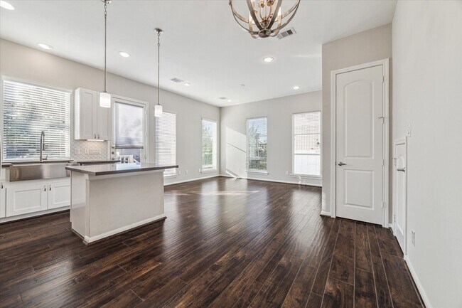 5610 Patrick St