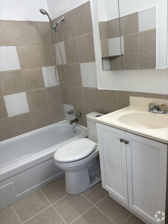 Building Photo - 44 E Claybourne Ave Unit 1 Rental