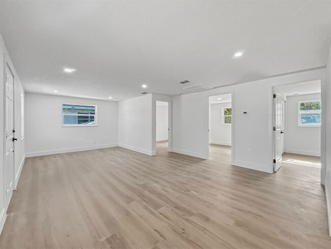 Photo - Spacious and Updated Home in Tampa! Move-in Ready | 2bed-1bath