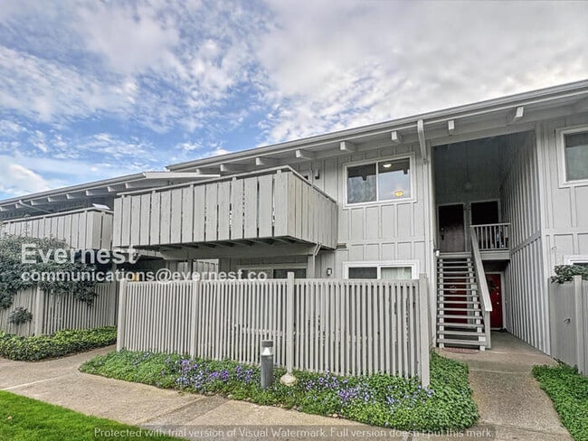 Building Photo - 255 S Rengstorff Ave Unit 28