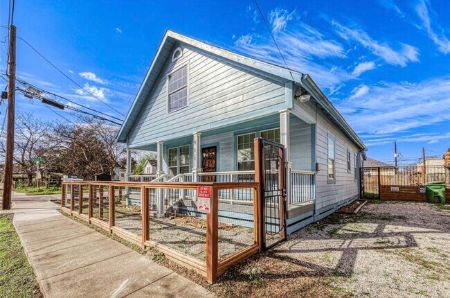 Photo - 511 Bishop St