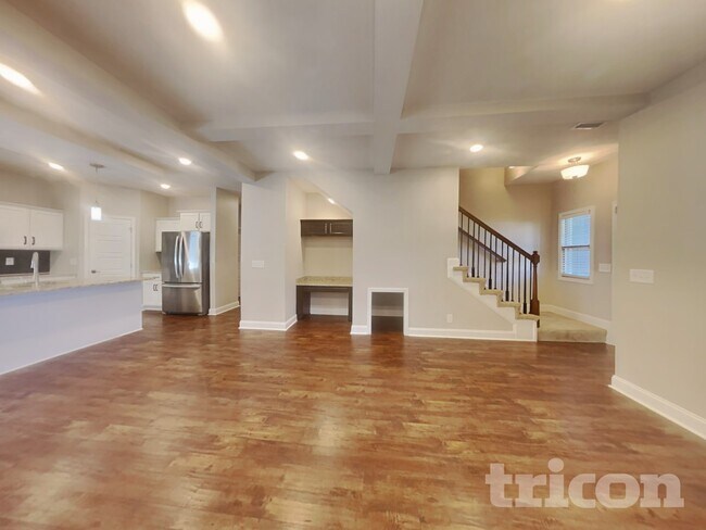 Photo - 124 Lucerne Ln