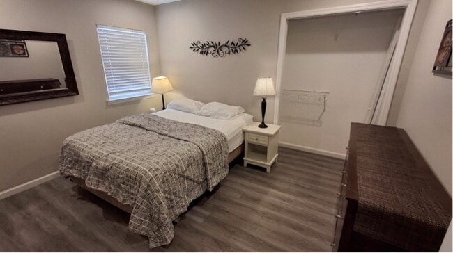 Photo - 205 Stone St NW