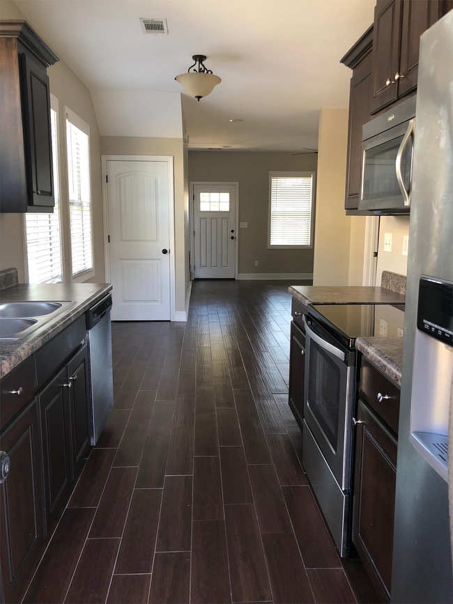 Photo - 506 Wesley Pl