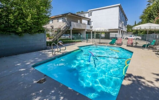 Photo - 634 W Sierra Madre Blvd Unidad E