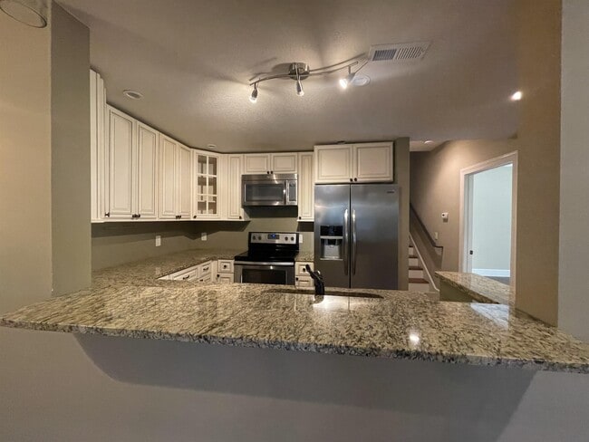 Photo - 1609 W 4th St