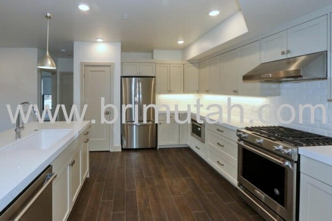 Photo - 2240 E Laney Ave Unit 208