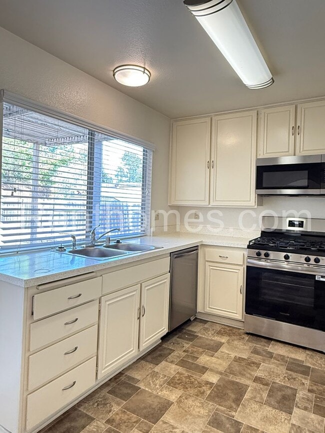 Photo - 1553 Palomar Dr