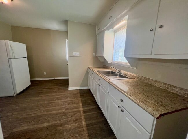 Photo - 415 Randall St