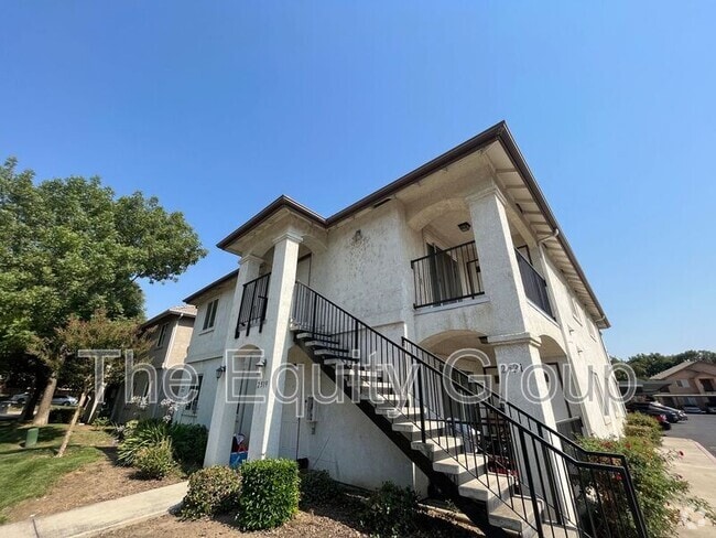 Building Photo - 2521 W Lark Ave Rental
