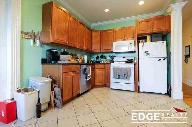 Photo - 18 Sutherland Rd Unit 2