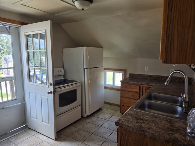 Photo - 904 1/2 Cleveland St Unit Duplex - upstairs
