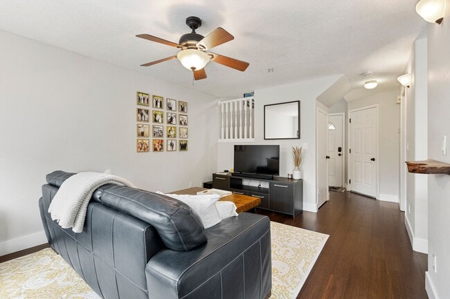 Photo - Lovely Row House in Kenton with Fenced Yar...