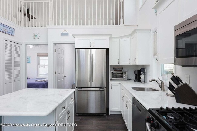 Photo - 118 W Tide Way