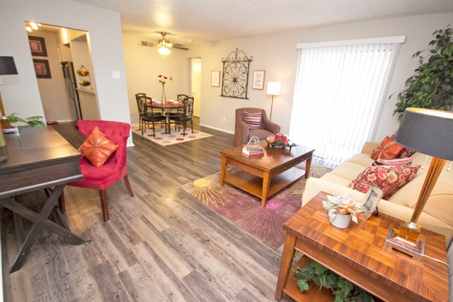 Photo - Ninety-Nine44 on Walnut