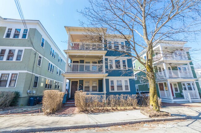 Building Photo - 151 Forest Hills St