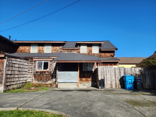 Building Photo - 122 Brennan St Unit A