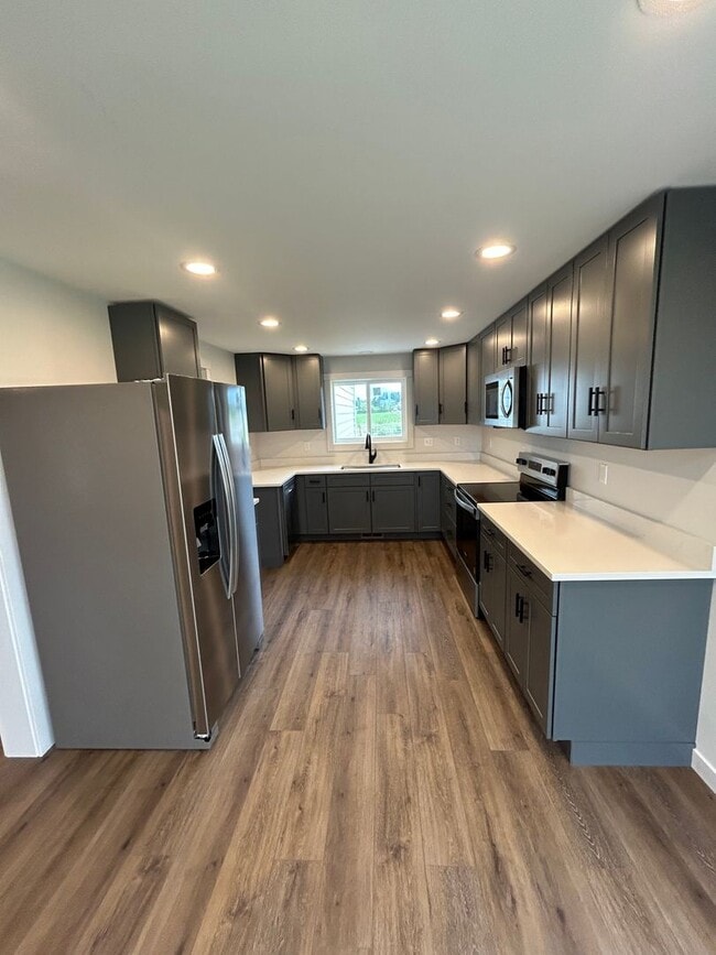 Photo - Fully Remodeled Five Bedroom House for Rent!