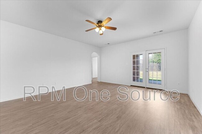 Photo - 113 Oriole Dr