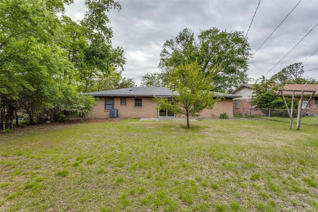 Building Photo - 4018 Western Cir Rental