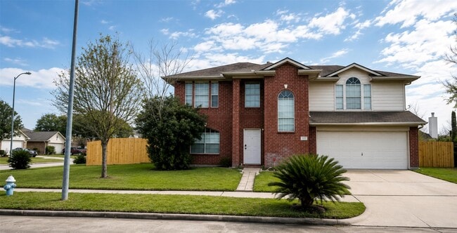 Building Photo - 5118 Littleneviss Dr