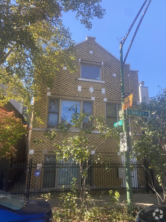 Building Photo - 1920 N Oakley Ave Unit 1 Rental