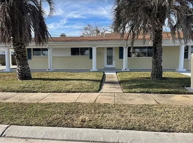 Building Photo - Remodeled Rental