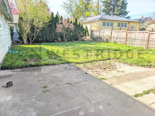 Photo - 9626 N Seneca St