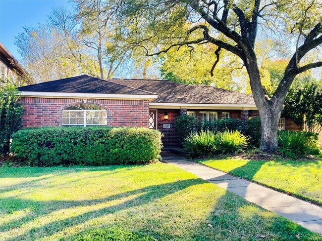 Building Photo - 4907 Elm St Rental