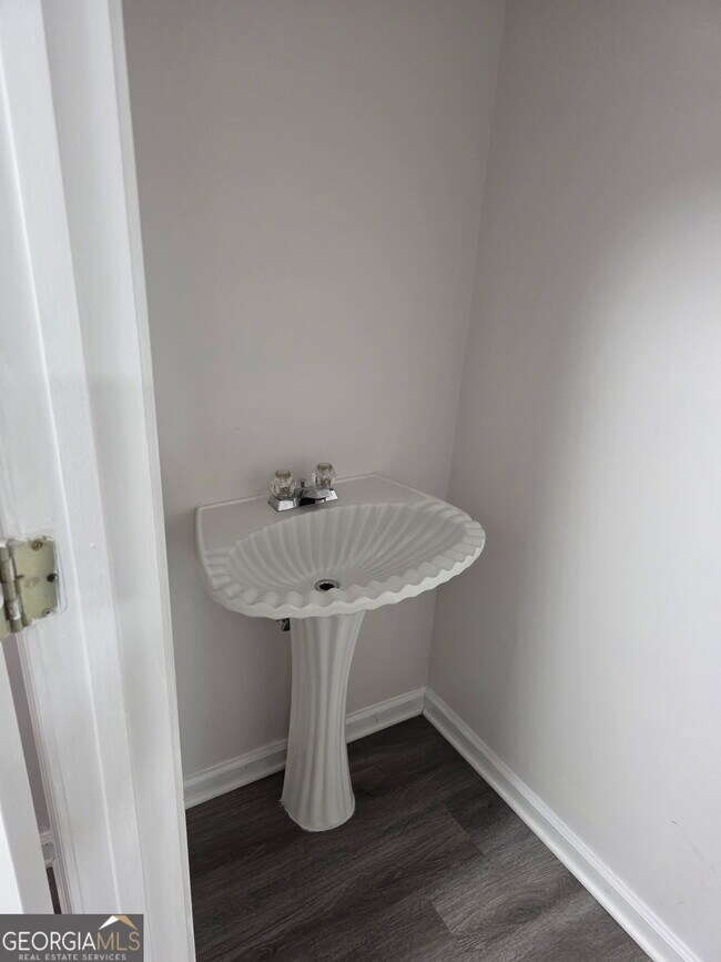 Photo - 1364 Hollenbeck Ln