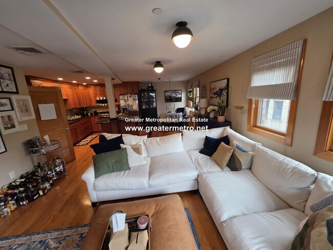 Building Photo - 23 Henchman St Unit 2