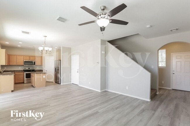 Photo - 7915 S 8th Way