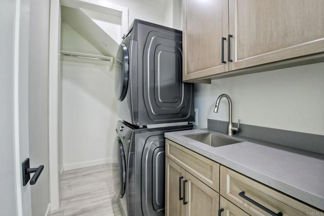 Photo - 139 Dahlia Ave