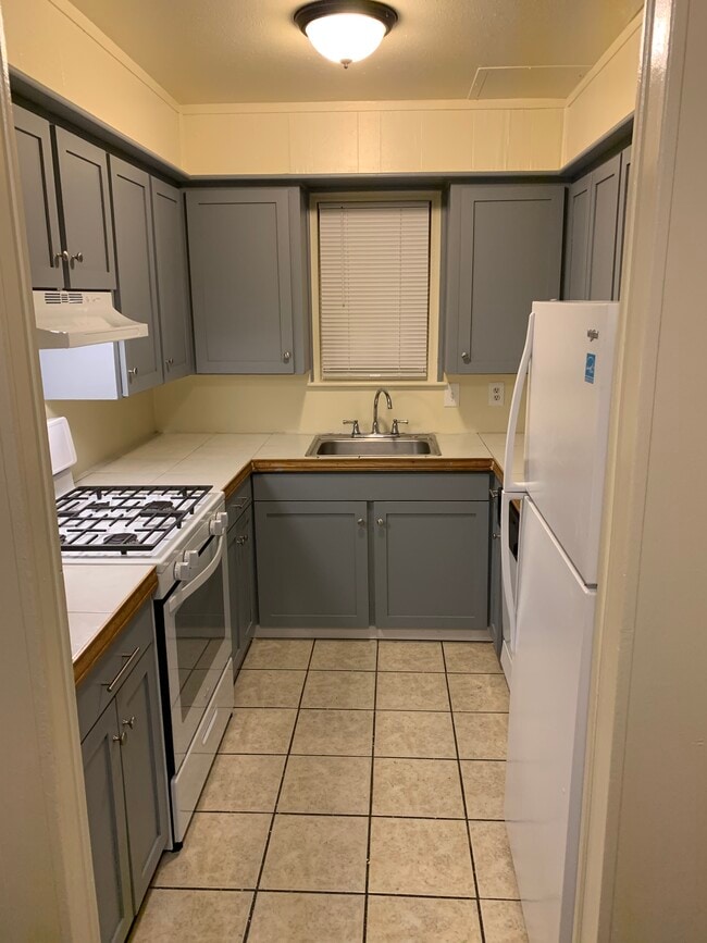 Photo - Louise Park Apartments