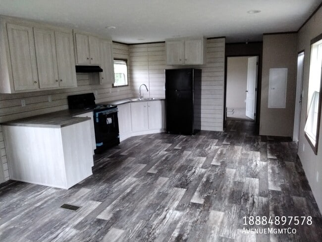 Photo - 112 Old Tavern Ln