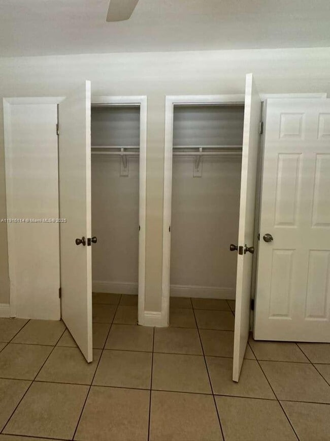 Photo - 5701 SW 27th St Unidad 1