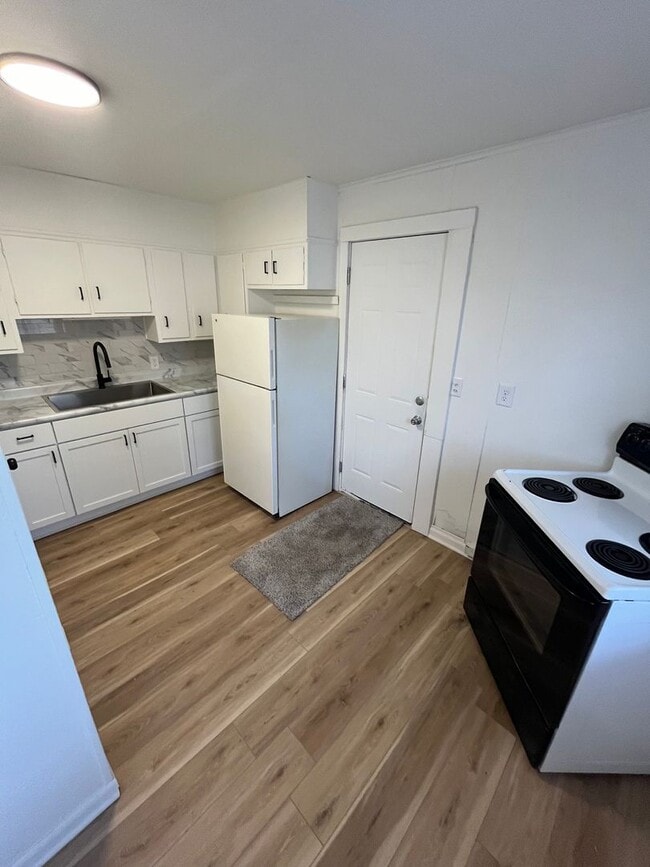 Photo - New 2 bedroom listing!