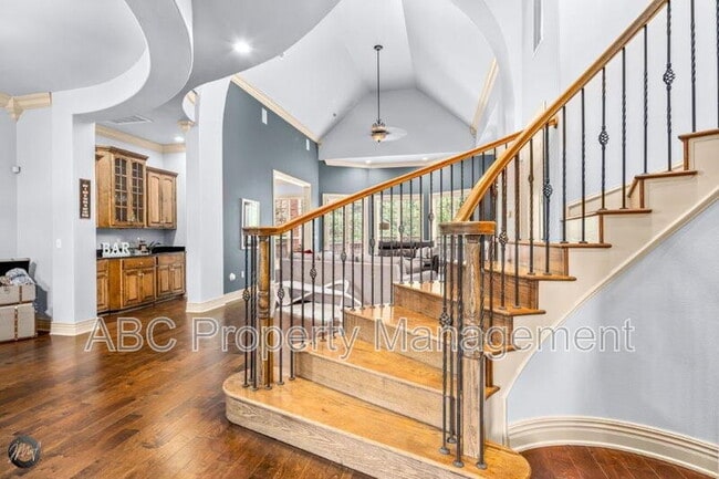 Photo - 5106 Sloan Cir