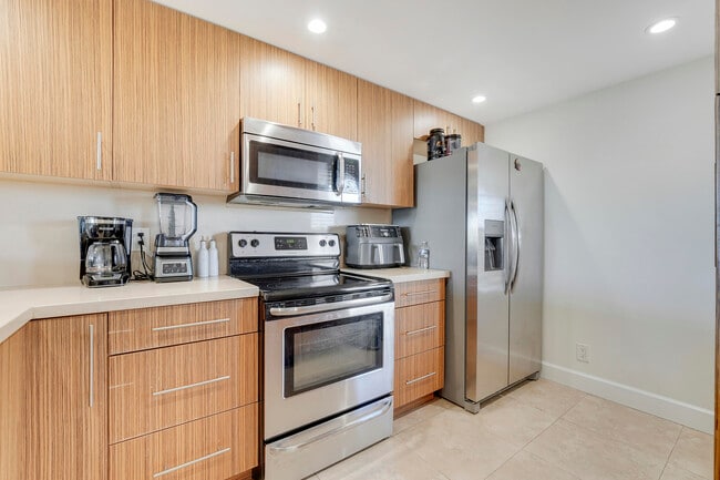 Photo - 14 Royal Palm Way Unit 5030