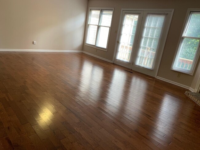 Photo - 3499 Lakeside Ct