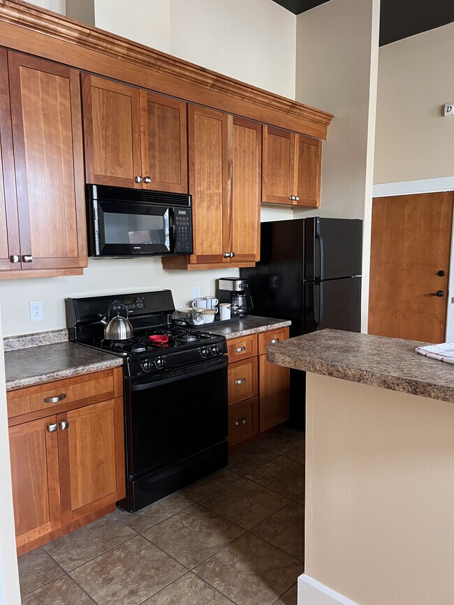 Photo - 124 N Neil St