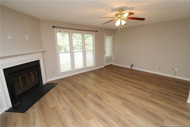 Photo - 118 Planetree Ln