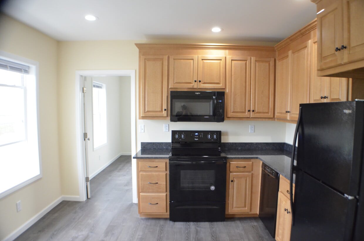 Photo - 563 Burritt St (New Britain, CT)