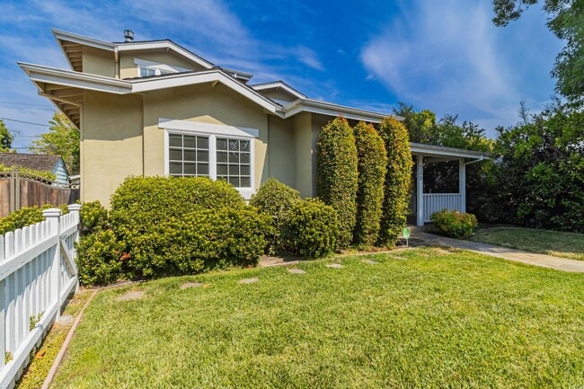 Photo - 130 Heather Ln