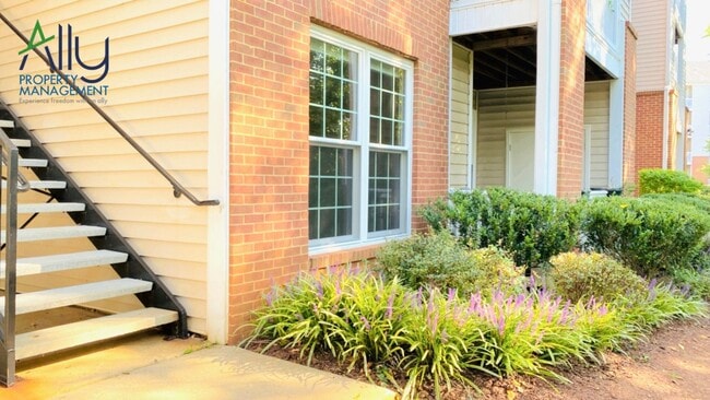 Photo - 270 Riverbend Dr